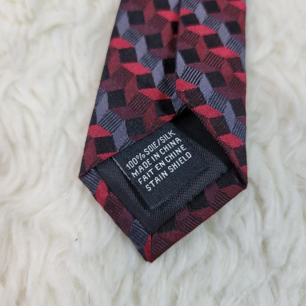 Van‎ Heusen Silk Foulard Necktie Men's 3-D Print Burgundy Red Gray Diamond Tie